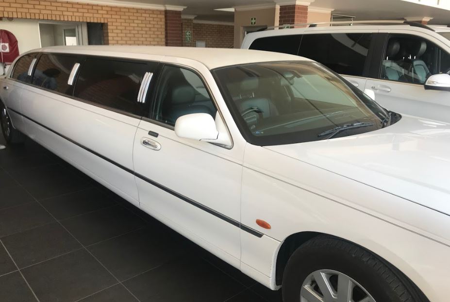 Lincoln Limo Sideview